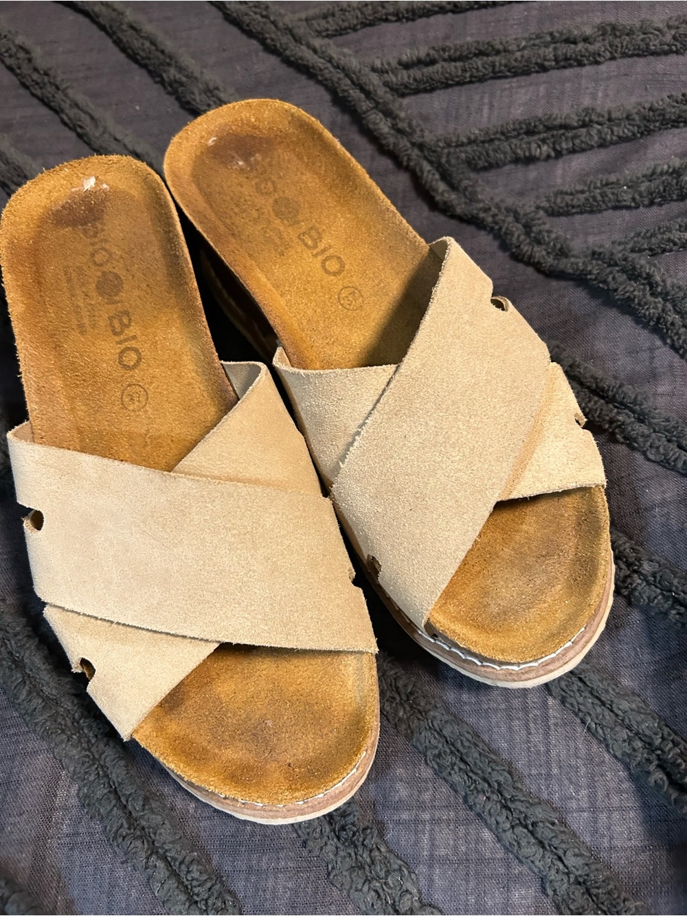 Bio Bio Taupe Suede Wedge Made in Spain Sz 37 / 7 Lk New